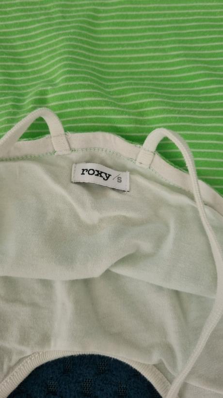 Top s viazanim okolo krku, roxy,s