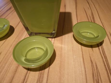 Váza zelená so svietnikmi,