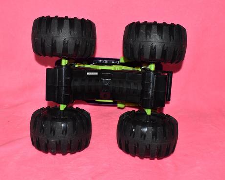 Veľký hot wheels monster truck,