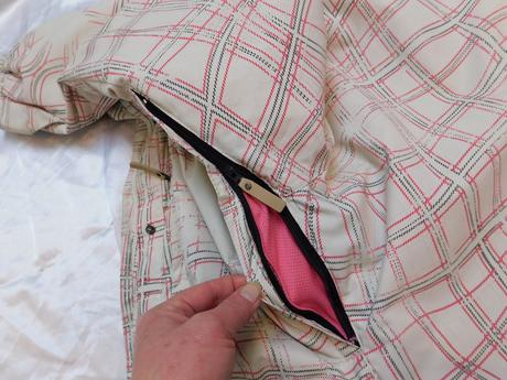 Kvalitna lyziarska bunda s odonimatelnou kapucnou, 36