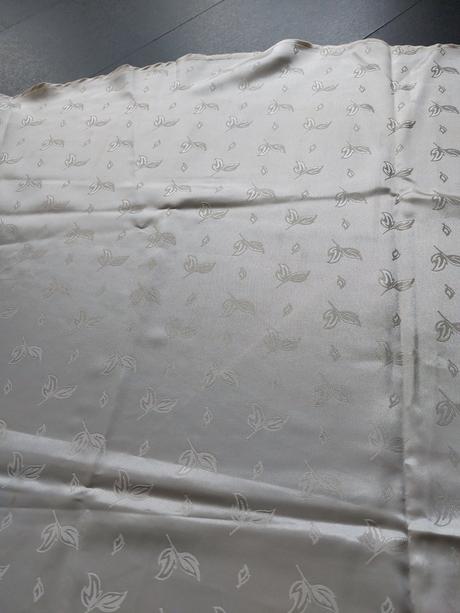 Oválny obrus 140x225 krémová perleť,