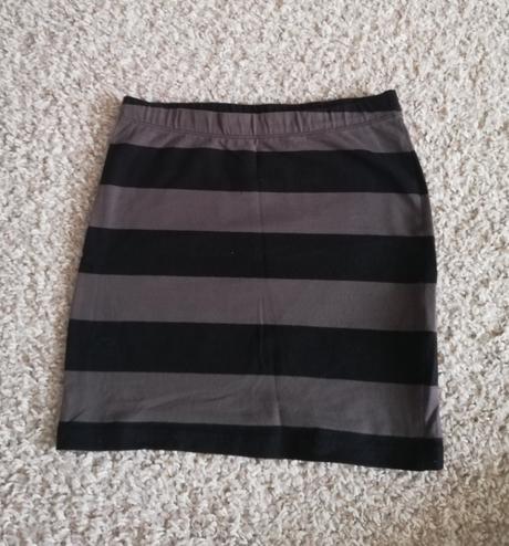 Suknicka, reserved,140