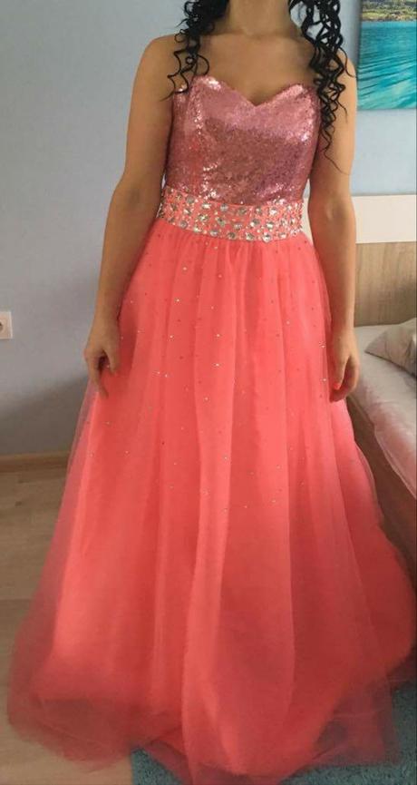 Kamienkove spoločenské saty, s