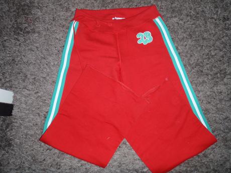 Cervene  teplaky, 42