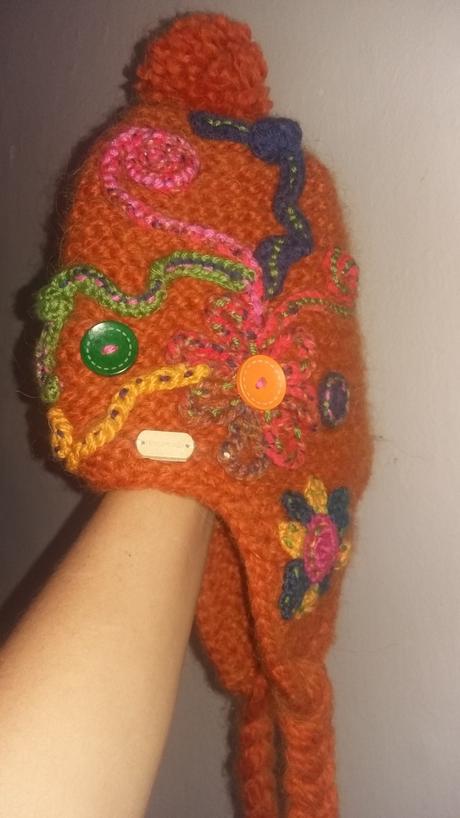 Jedinečná ušianka z vlny, l / m