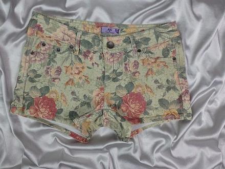 Kvalitné riflové kraťasy, 42