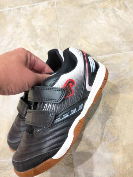 Chlapčenské halovky, 33