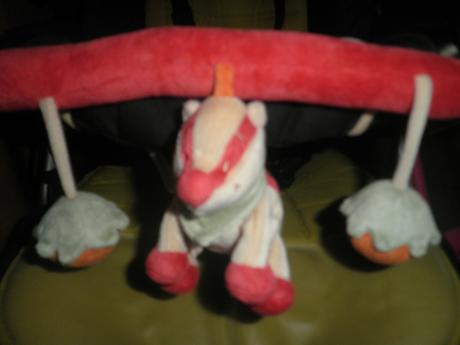 Hrazdička na autosedačku, postieľku noukie s, 