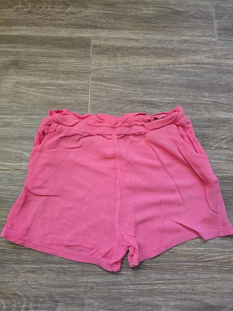 Šortky č.140, sinsay,140