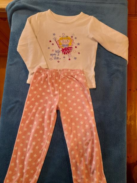 Teplé pyžamko s vílou, f&f,104