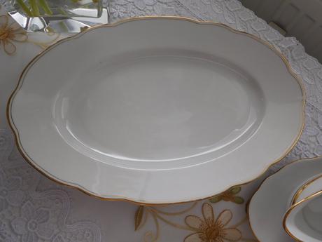 Čechoslovákia značený porcelán taniere+omáčkovník., 