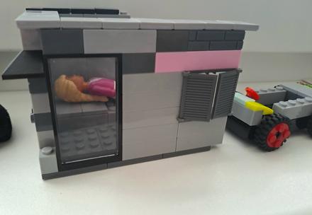 Domček lego barbie,