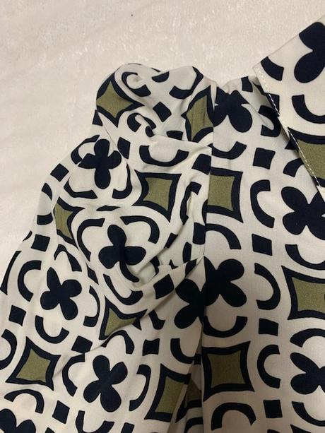 Blúzka so vzorom a nazberanými rukávmi zn. magenta, l / m