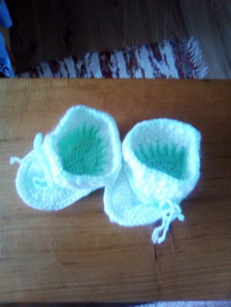 Papučky pre bábo, <17