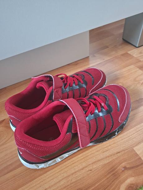 Tenisky, 36