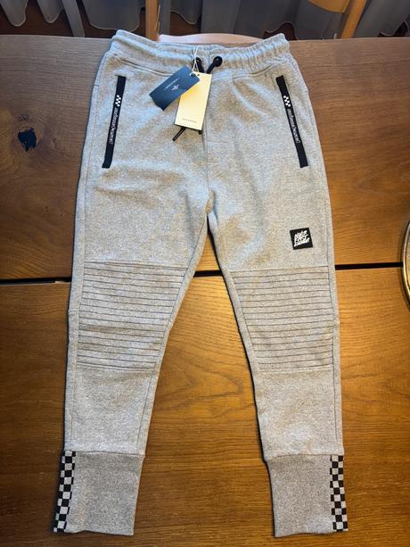 Nové tepláky reserved, reserved,140