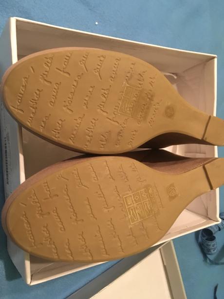 Lodičky na platforme, 38