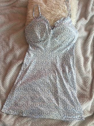 Letné šaty na ramienka, xs