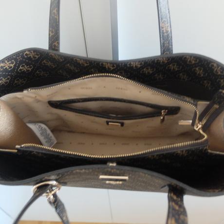 Kabelka guess, guess