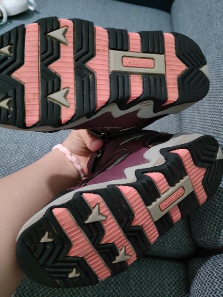 Kvalitné čižmy, 28