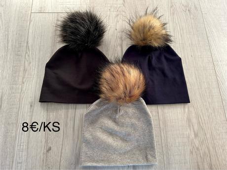 Čiapka s brmbolcom, s