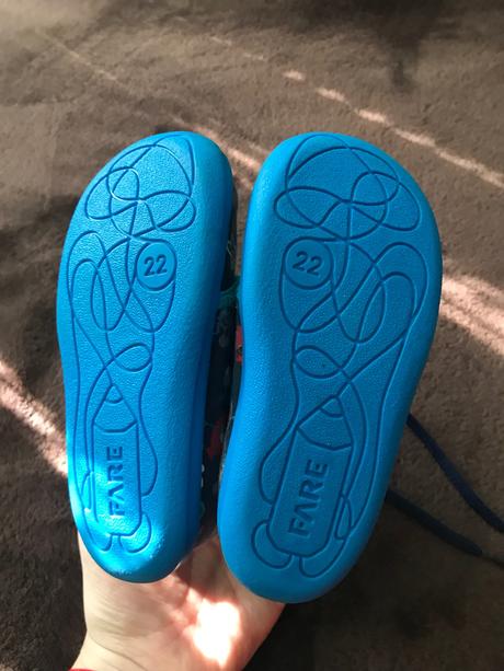 Papucky/topanocky, fare,22