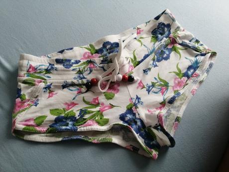 Šortky kvetinové, terranova,xs