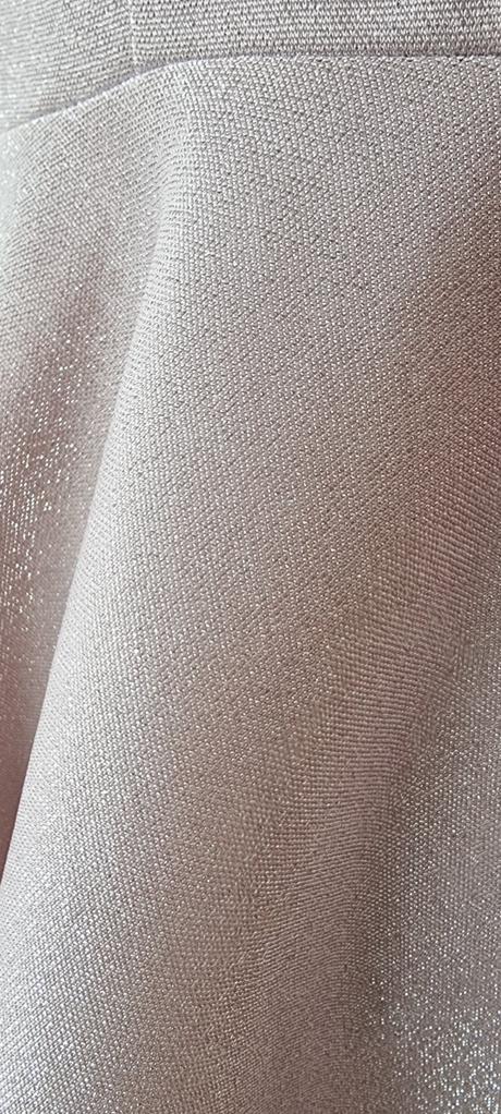 Spoločenské šaty, 42