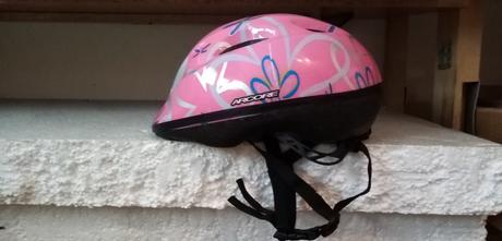 Prilba cyklisticka, s