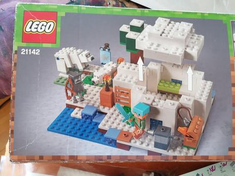 Lego 21142 polar bear igloo,