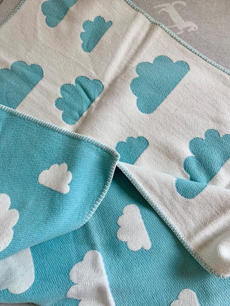 Detská obojstranná deka s obláčikmi, 