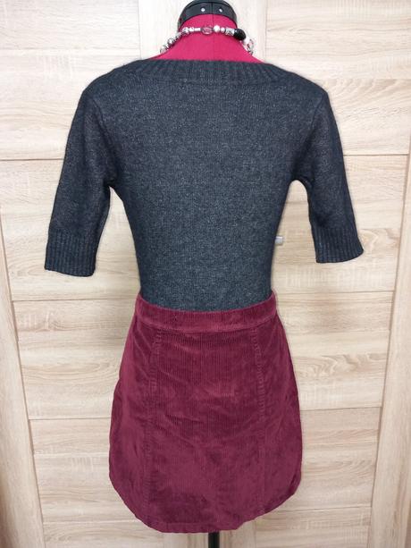 Tmavosivý svetrík, s