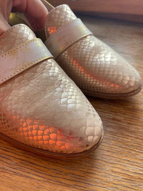 Zlaté dámske kožené  mokasíny, 38