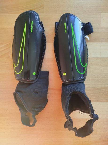 Detské futbalové chrániče veľ s (120-130 cm), nike,s