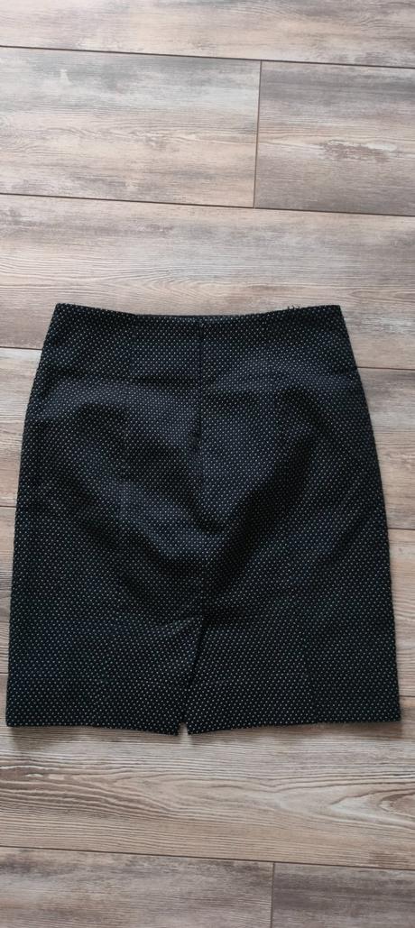 Sukňa s vyšším pásom, 36