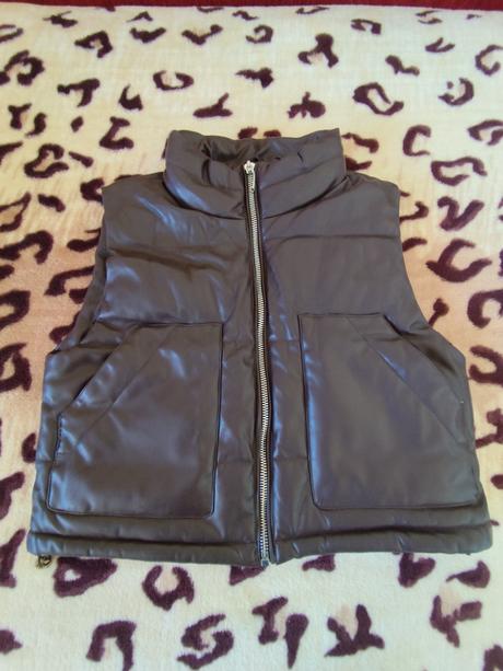 Koženková vesta pull&bear veľ.m, málo nosená, na j, pull&bear,m