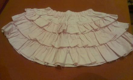 Bledoružová suknička, 104