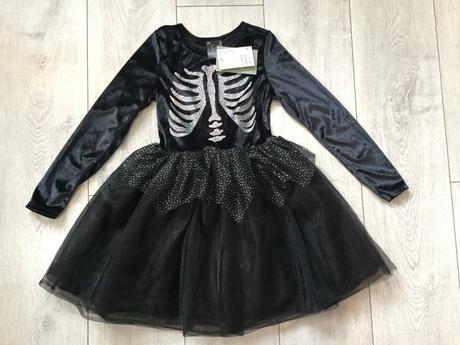 Dievčensky kostym kostra 6-8 rokov,