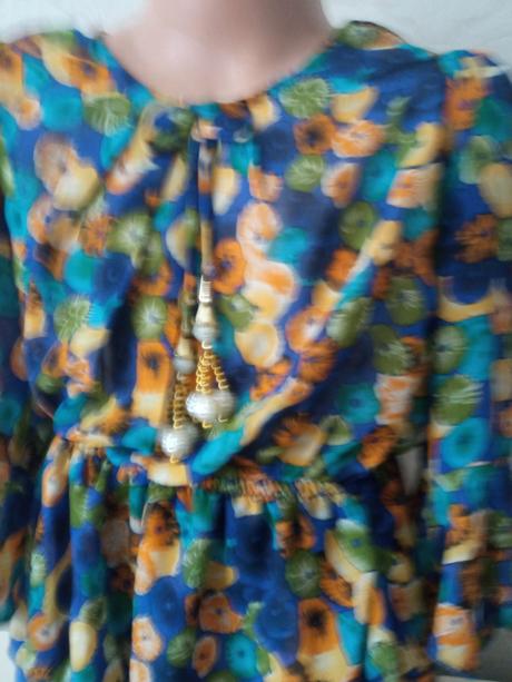 Dievčenské kvetované šaty, 122