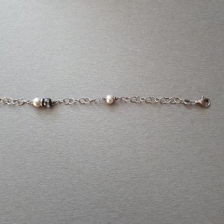 Strieborný náramok,