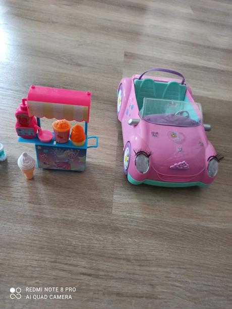 Barbie domček s príslušenstvom,