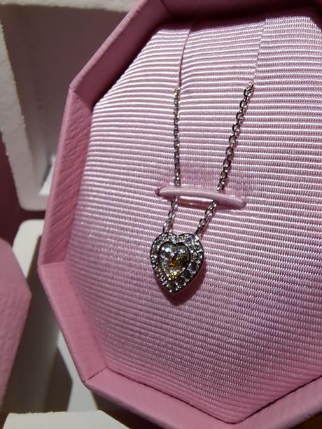 Srdce s náhrdelníkom, swarovski