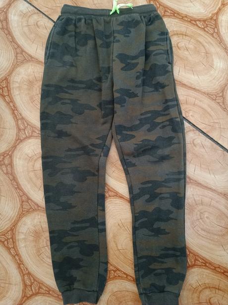 Maskacove tepláky, 134