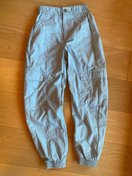 Raz oblečené bledomodré tenké nohavice, bershka,36