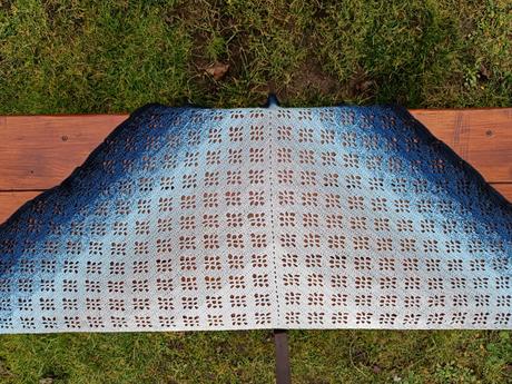 Šatka háčkovaná,