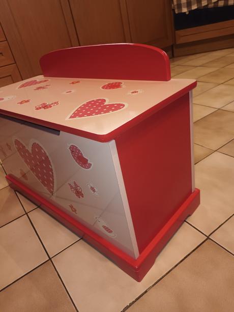 Dievcenska truhlica, 