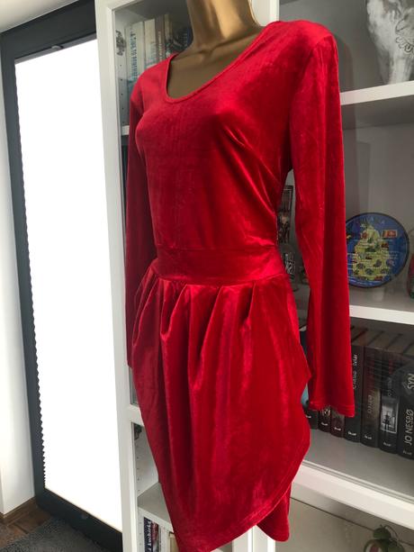 Červené zamatové mini šaty, s