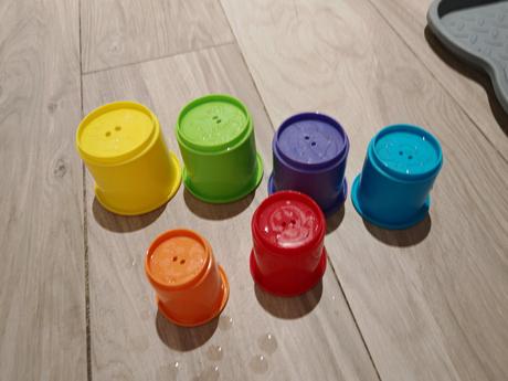 Poháriky na hranie aj kupanie, 