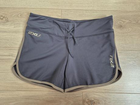Šortky 2xu, s