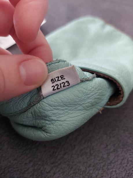 Kožené capačky babice 22/23, 22